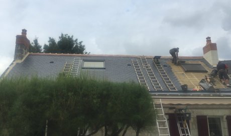 Couvreur à Chinon spécialisé dans la rénovation de toiture